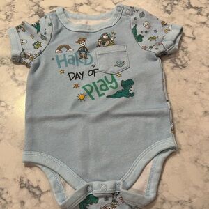Disney baby infant Toy Story onesie⚡️⚡️ bundle any 5 $5.00 items for $15